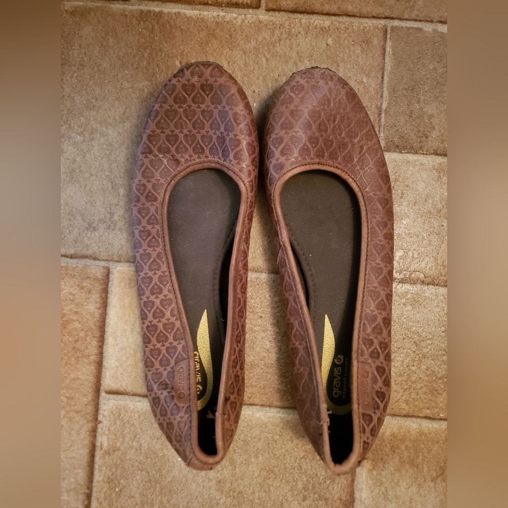 Brown flats